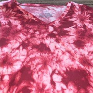 Tye dye basic red T-shirt v neck style